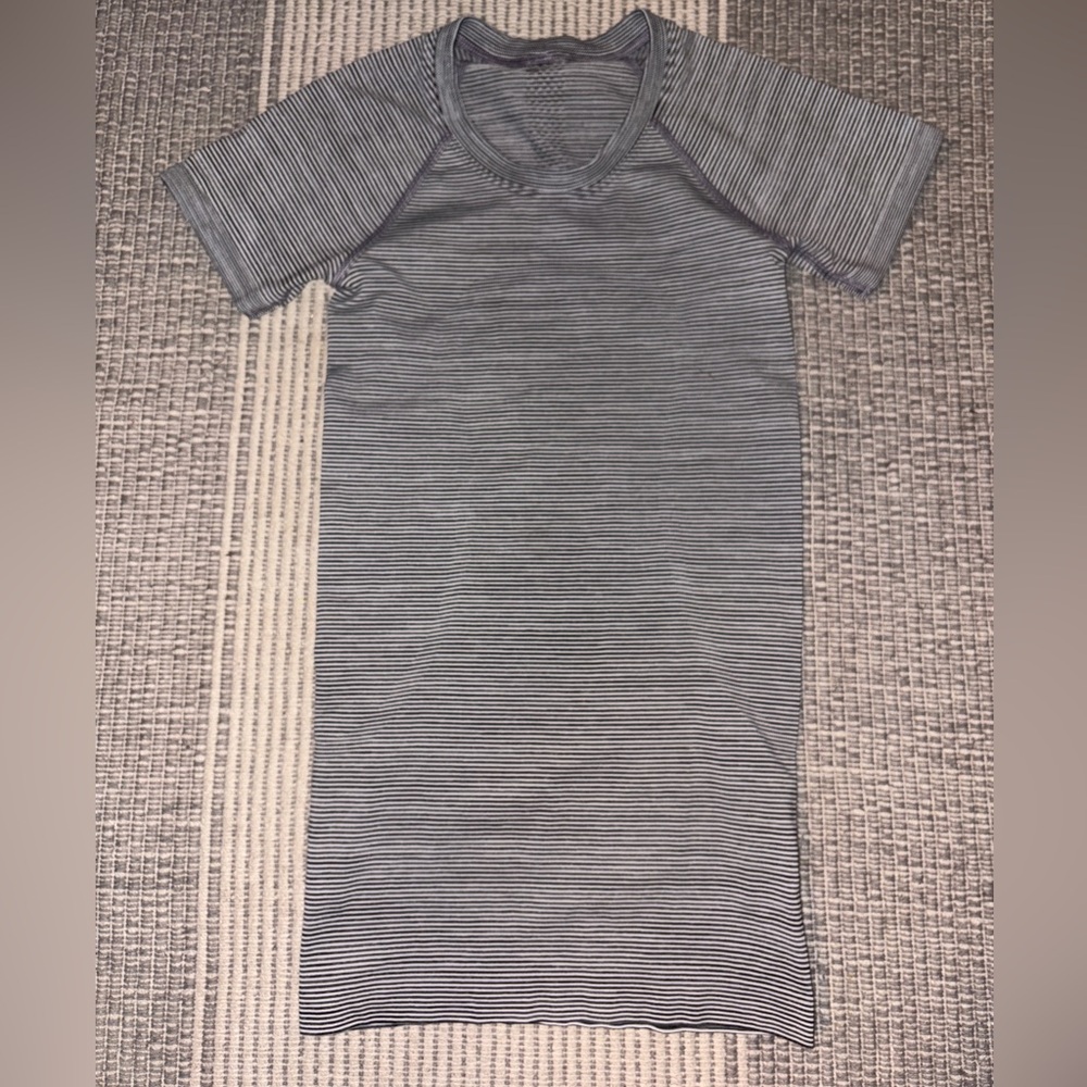 Lululemon swiftly tech short sleeve shirt